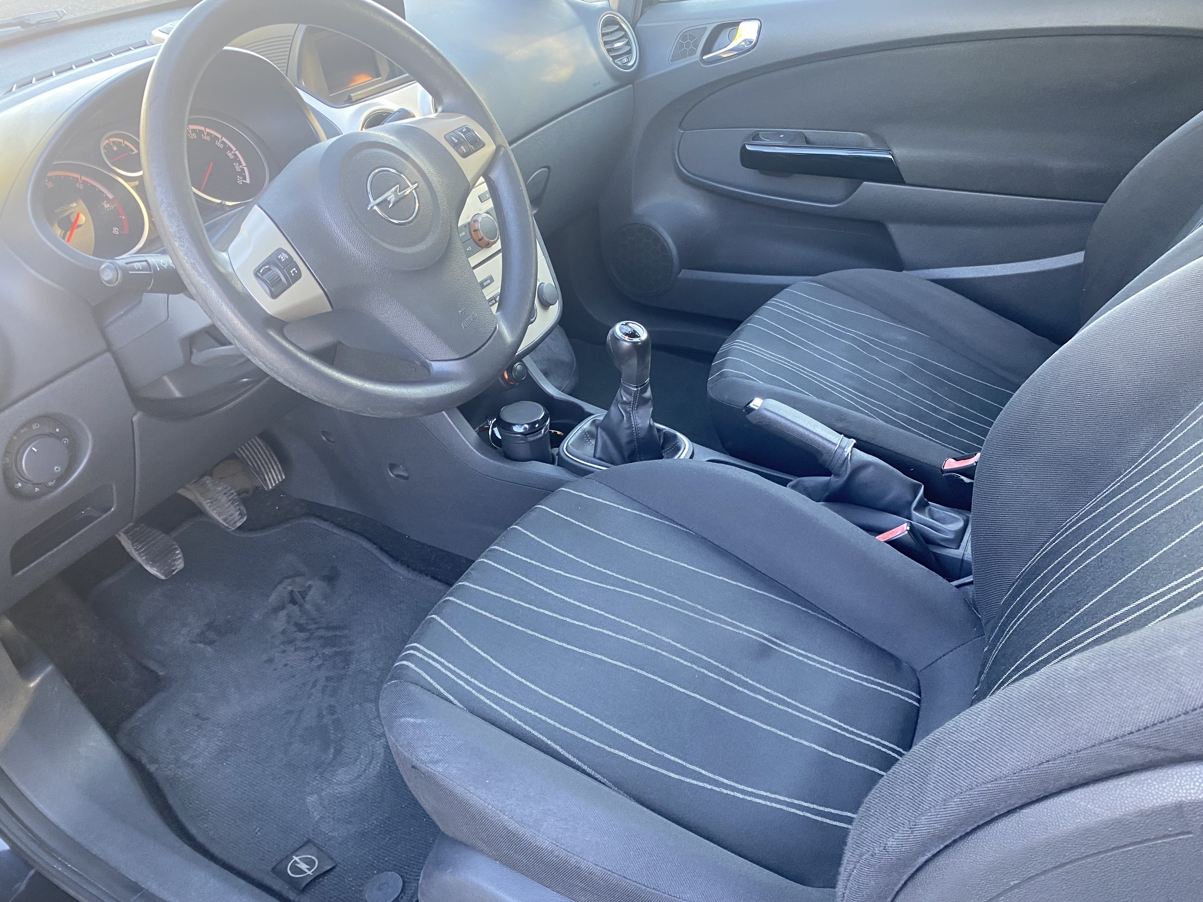 Opel Corsa 1.3 CDTI Enjoy 75 CV – 115929km – 1 PROPIETARIO – TECHO SOLAR